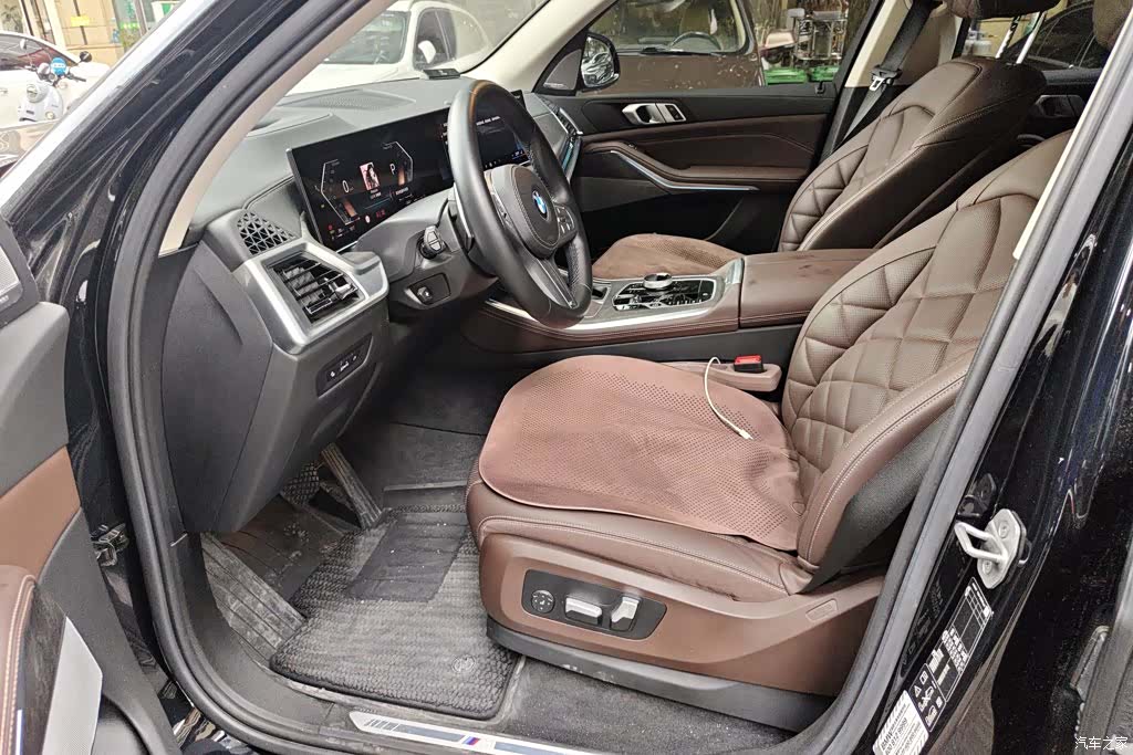 BMW X5, 2024 9