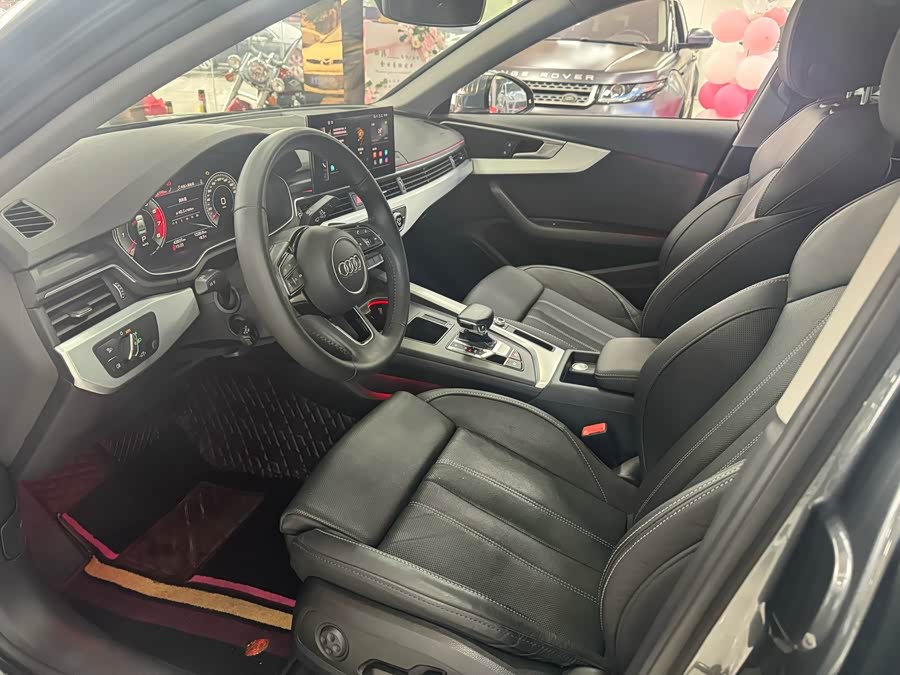 Audi A4L 2021, фото 4