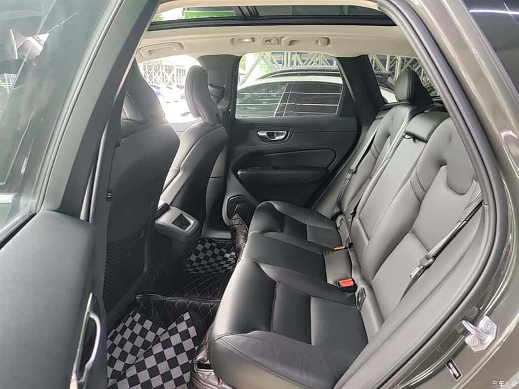 Volvo XC60, 2022 17