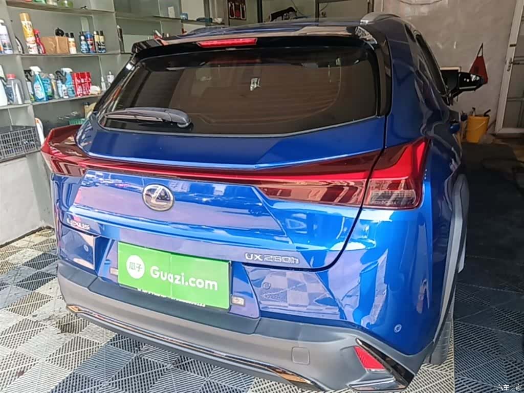 Lexus UX, 2019 6