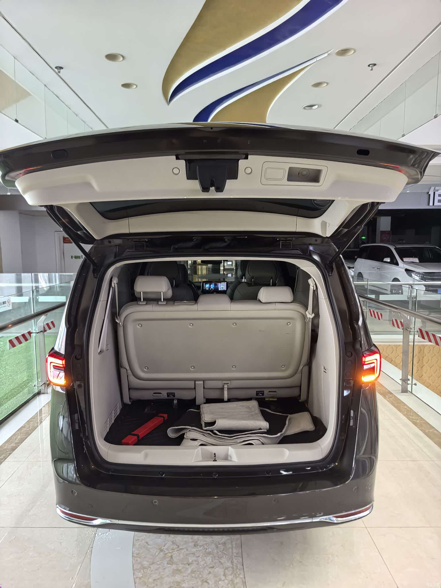 Buick GL8, 2020 10