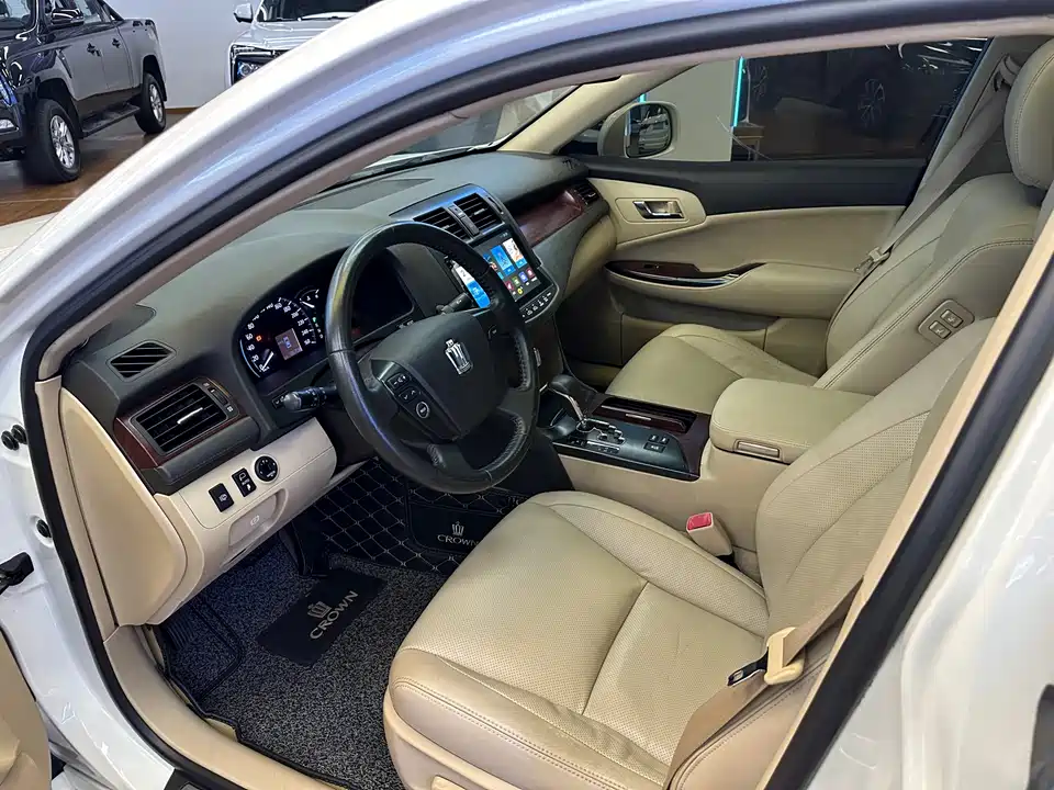 Toyota crown