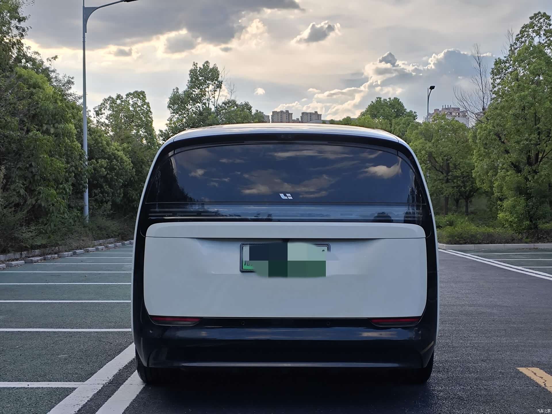 Li Auto MEGA, 2025 все фото