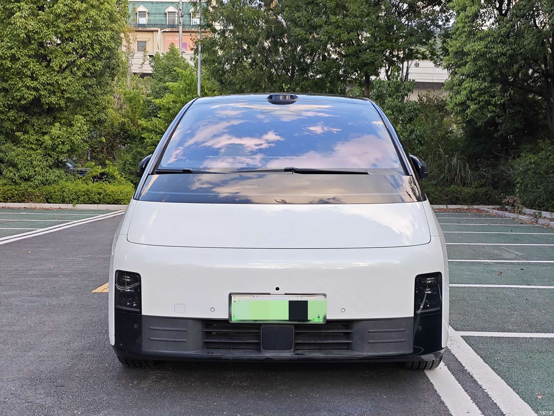 Li Auto MEGA, 2025 2