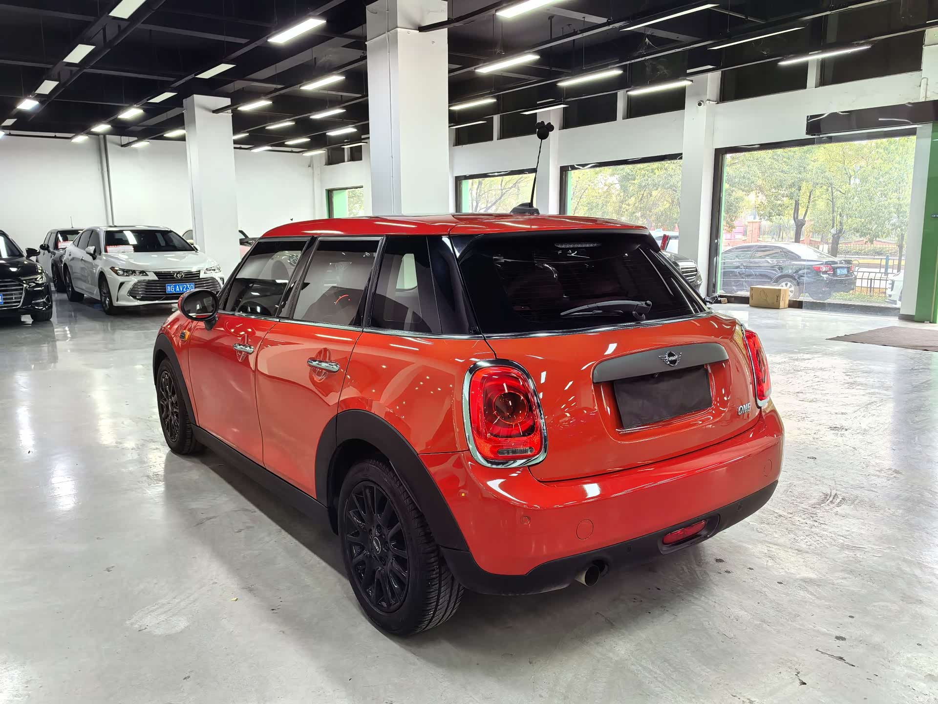 Mini ONE, 2019 7