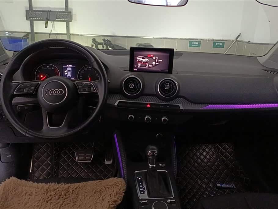 Audi Q2L