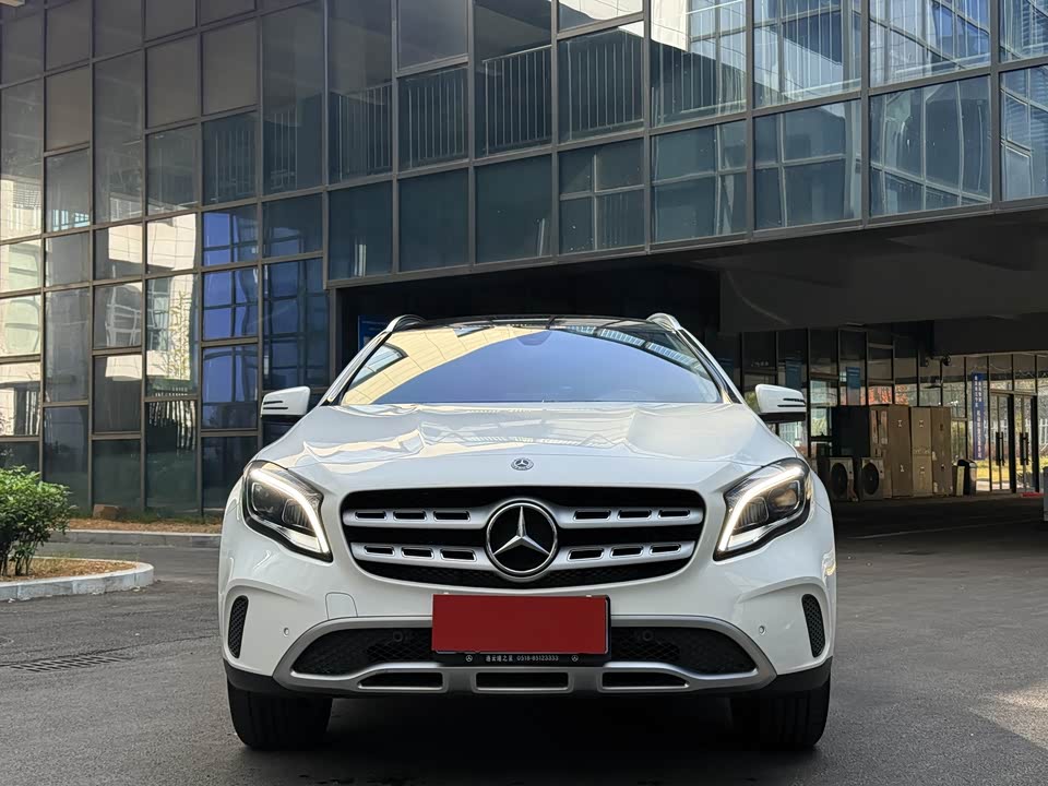 Mercedes-Benz GLA