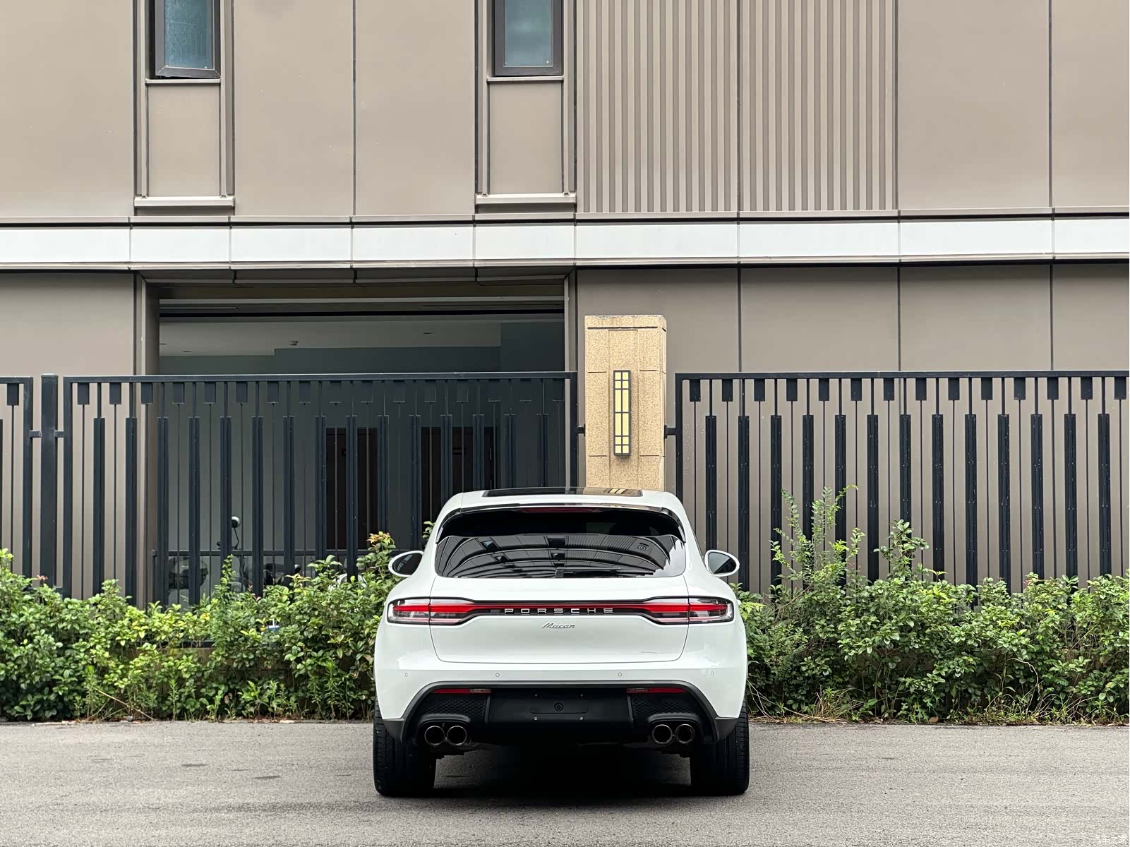 Porsche Macan, 2023 все фото