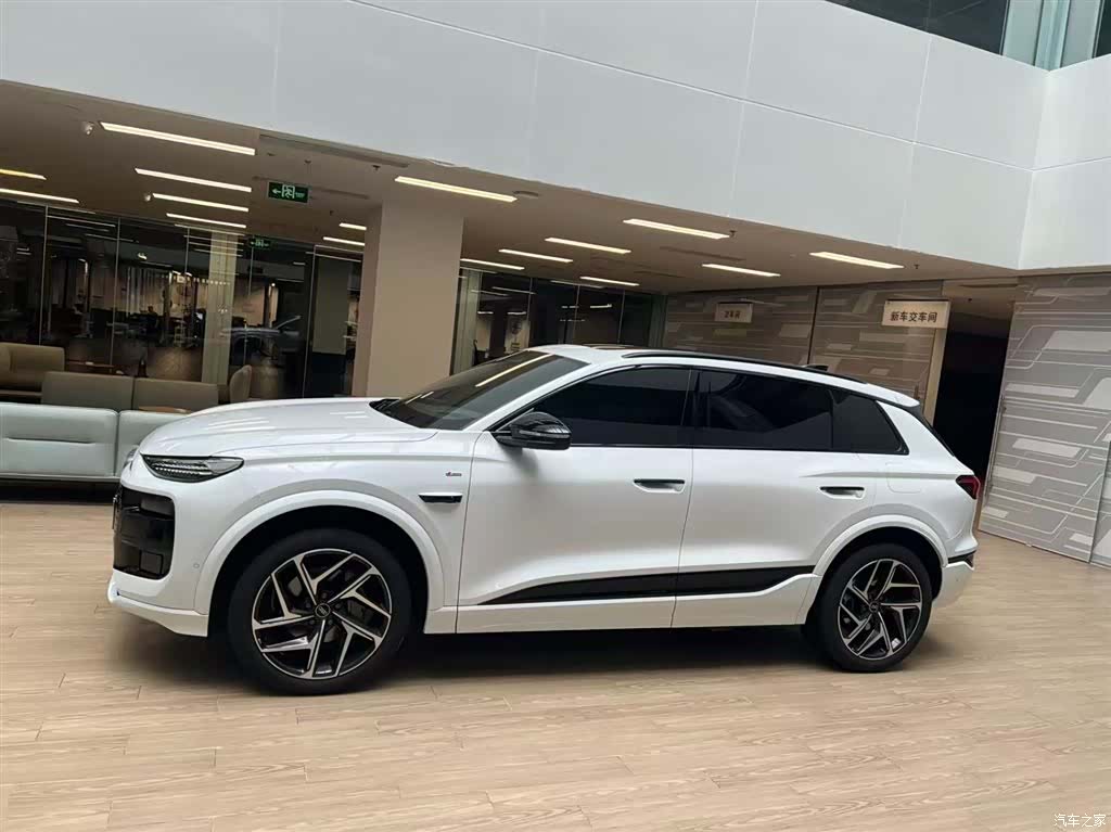 Audi e-tron, 2025 9