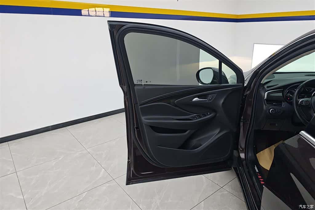 Buick Envision Plus, 2020 7
