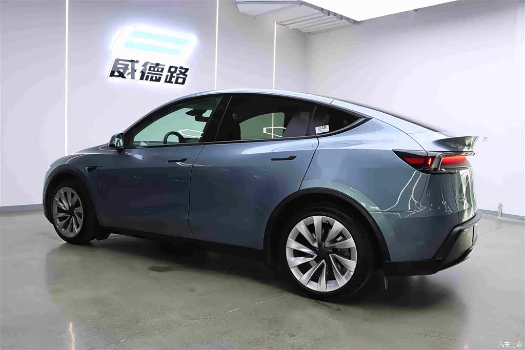 Tesla Model Y, 2025 7