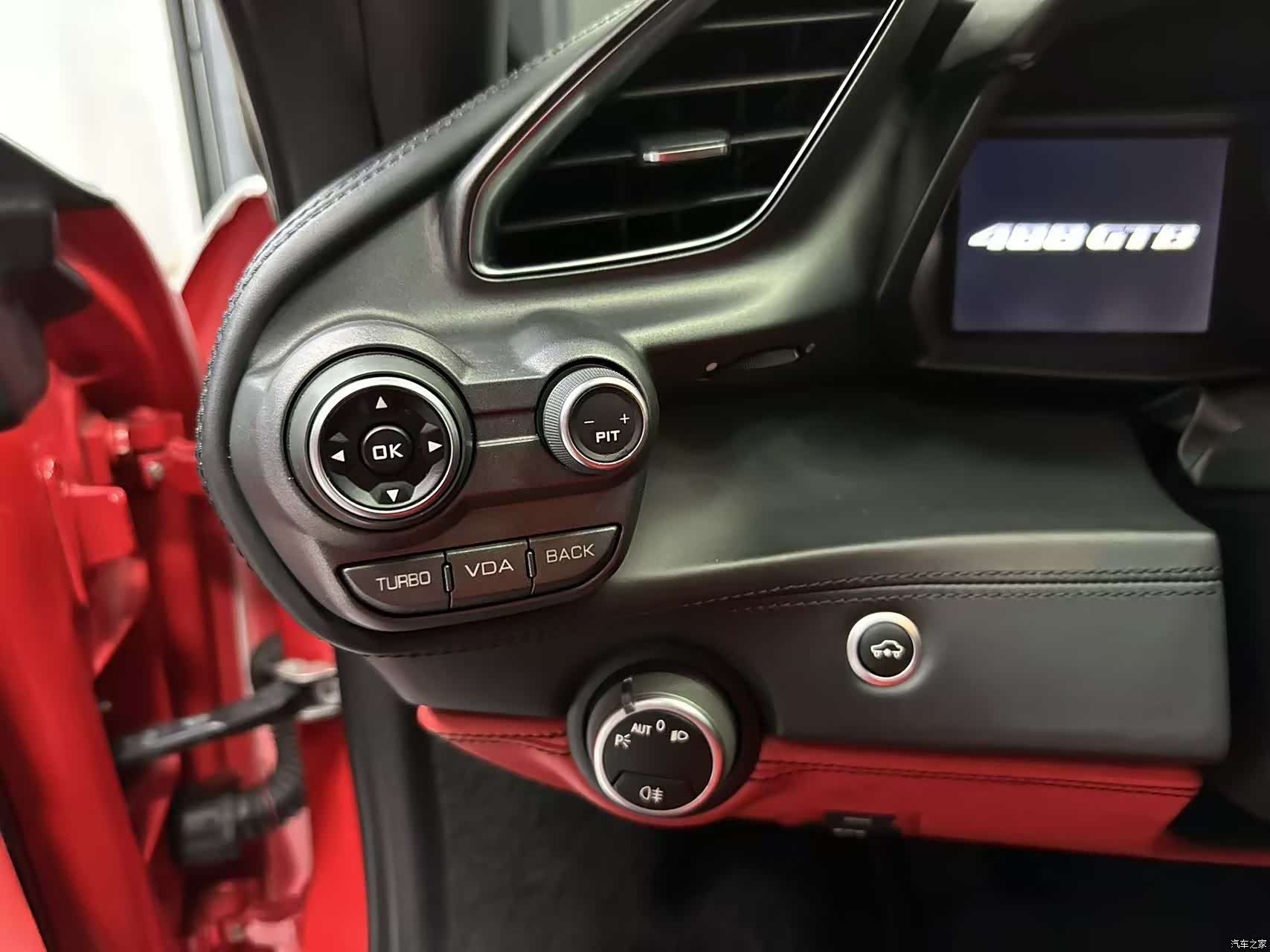 Ferrari 488, 2018 13