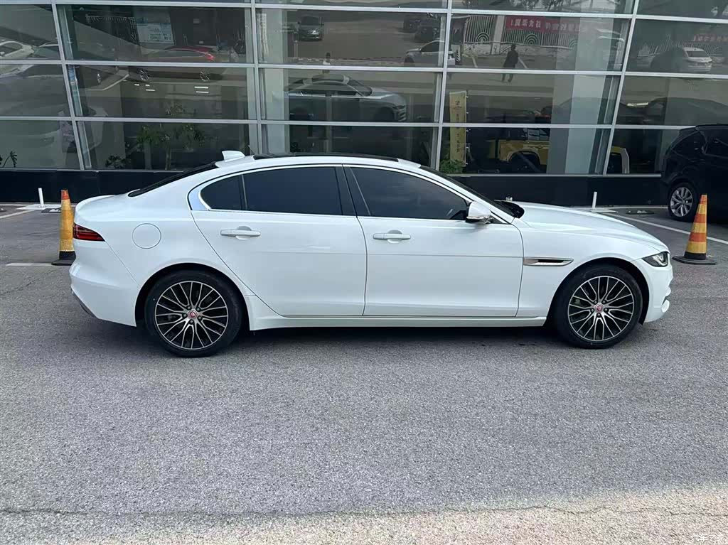 Land Rover XEL, 2022 все фото