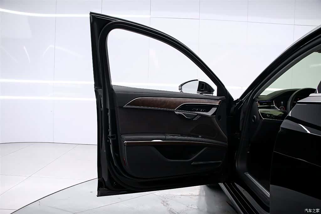 Audi A8L, 2024 11