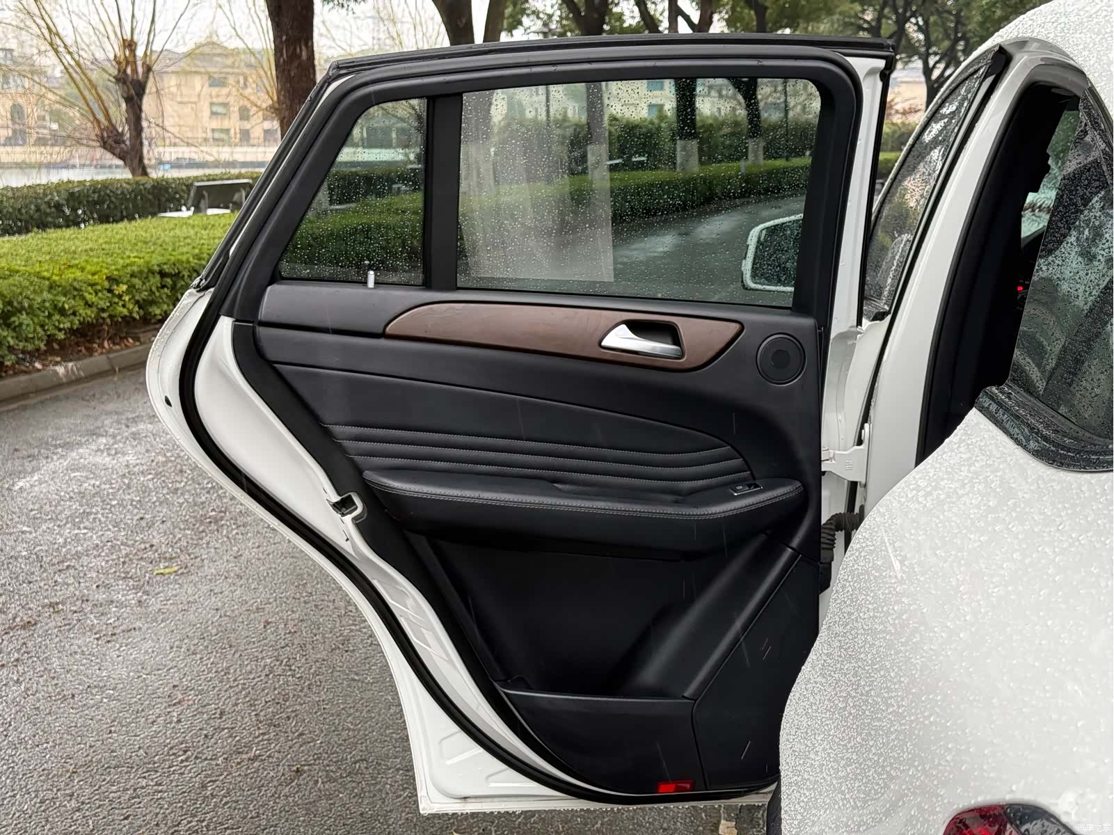 Mercedes-Benz GLE, 2016 27