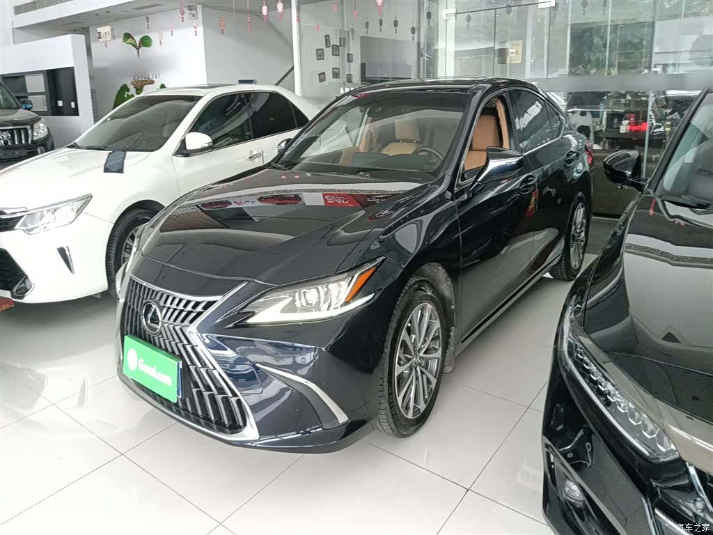Lexus ES, 2022 2