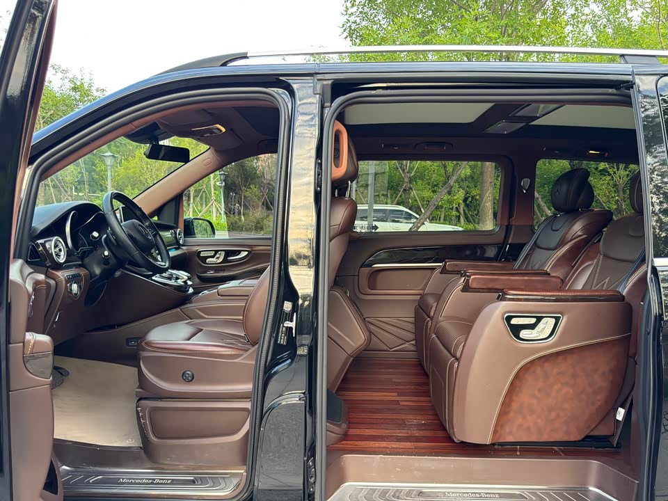 Mercedes-Benz V-class