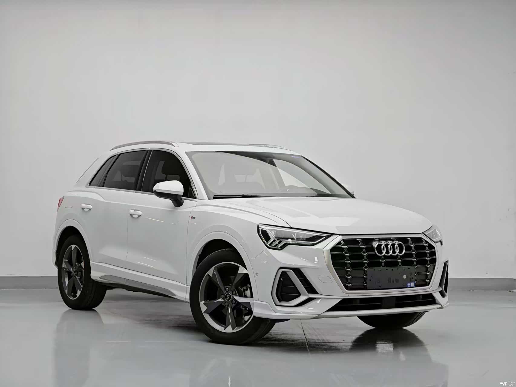 Audi Q3, 2023 3