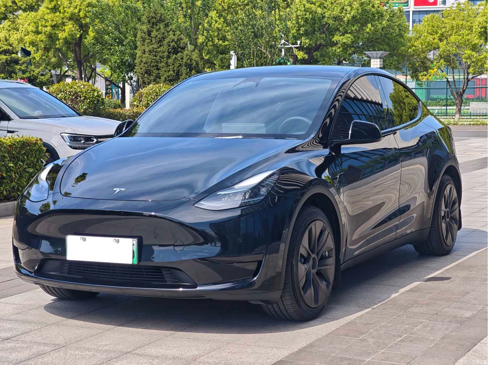 Tesla Model Y, 2023 1