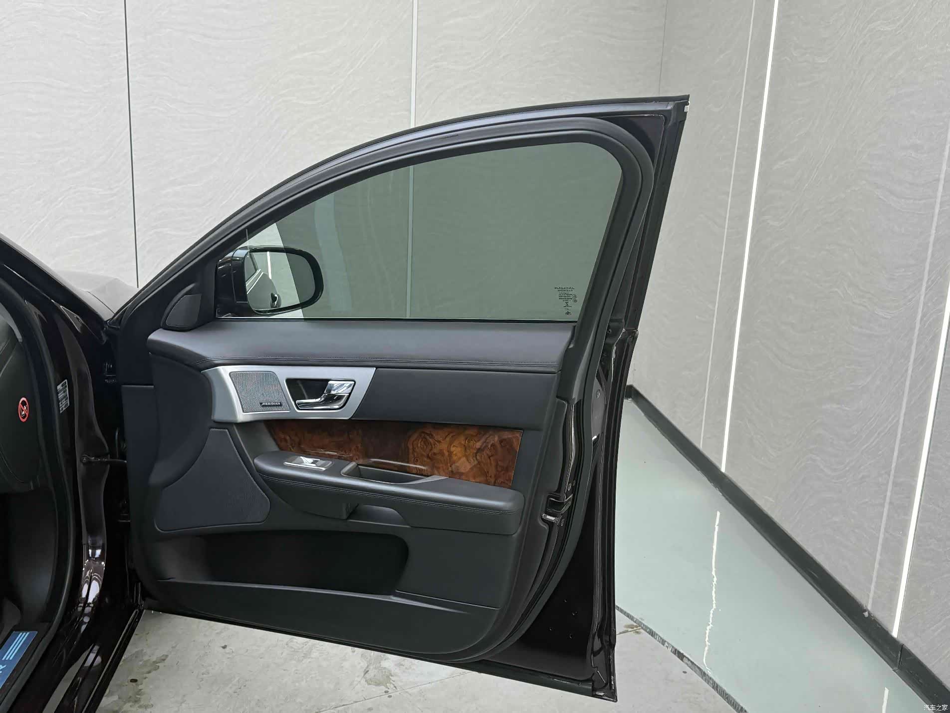 Jaguar XF, 2014 15