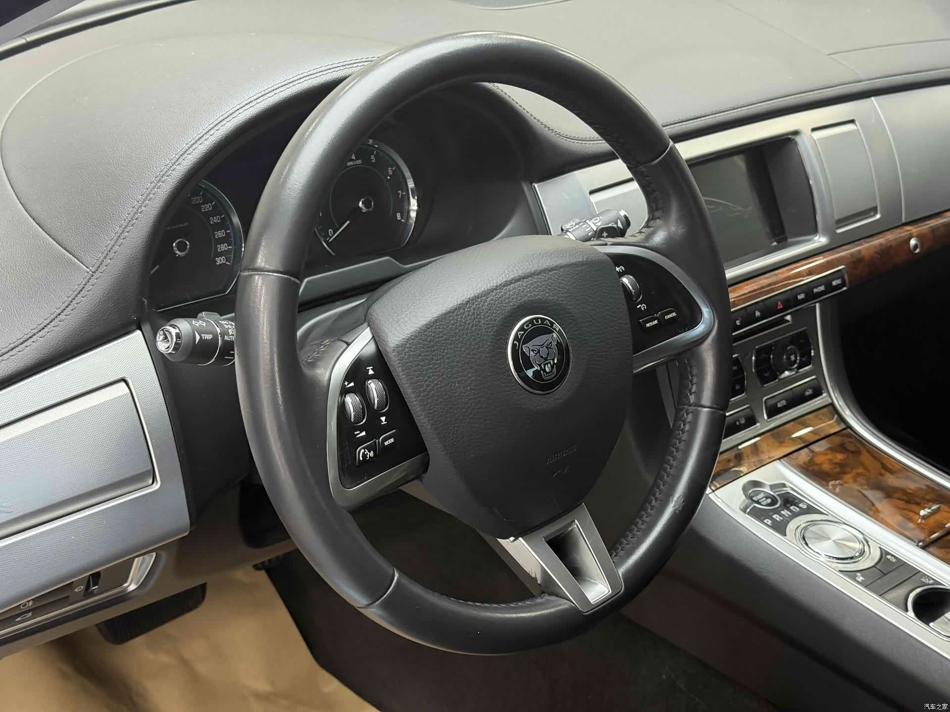 Jaguar XF, 2014 все фото