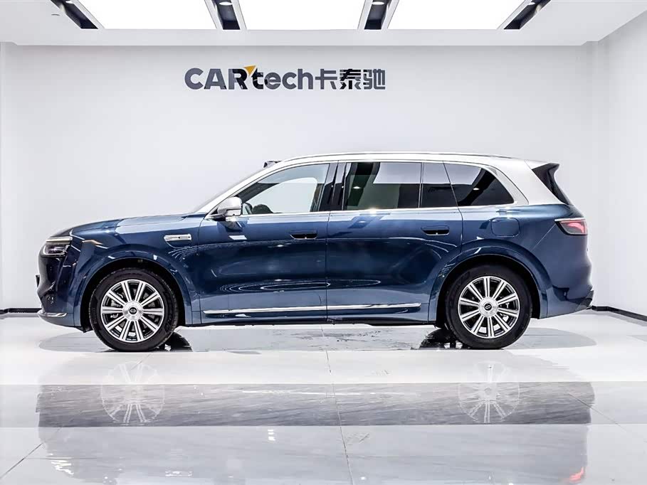 AITO Ask the world M8