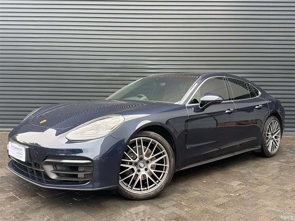 Porsche Panamera, 2022 2