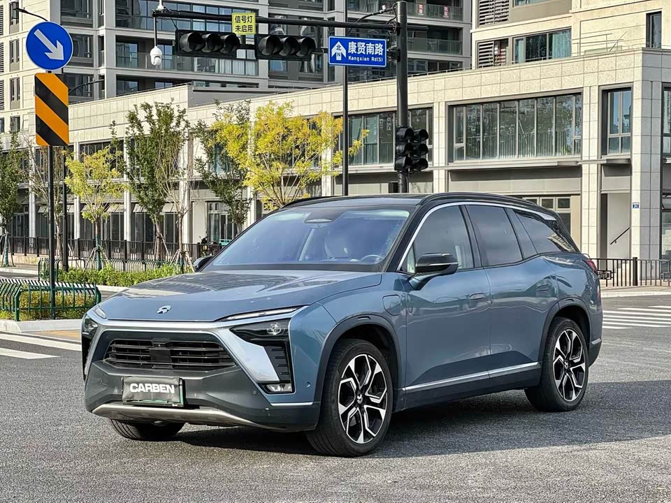 NIO ES8