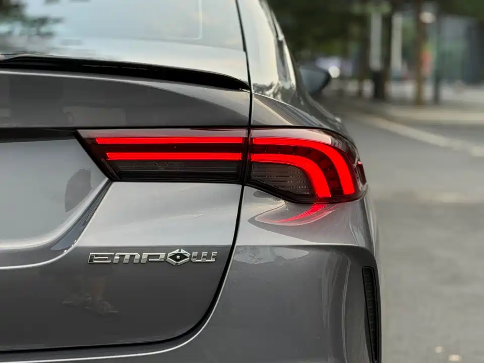 Trumpchi Shadow Leopard