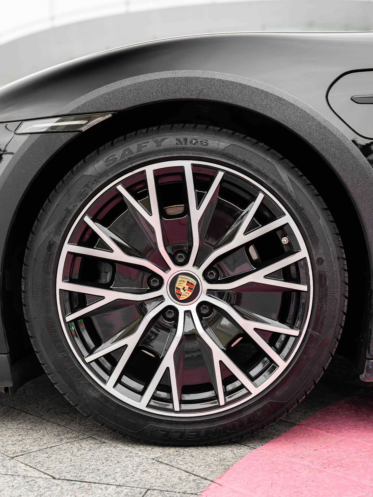 Porsche Taycan, 2023 7