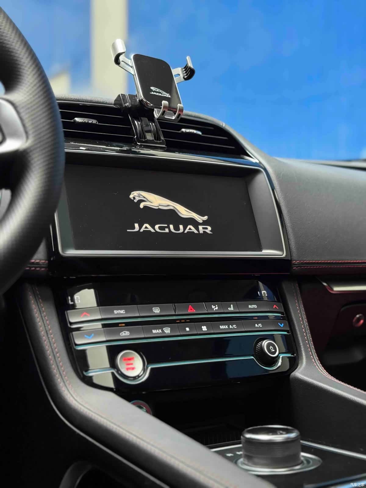 Jaguar F-PACE, 2019 14