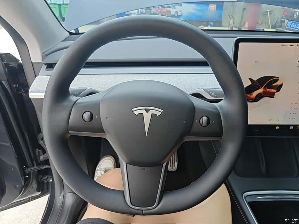 Tesla Model Y, 2024 11