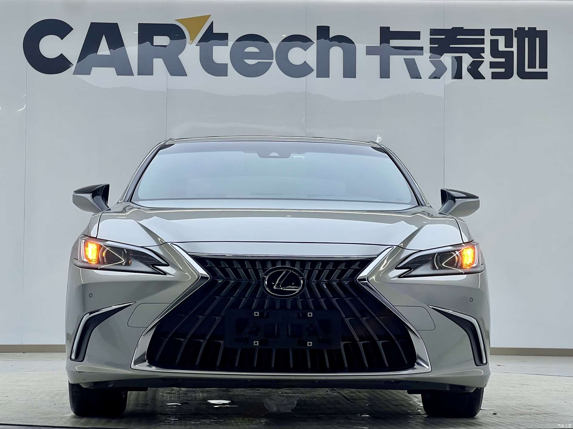 Lexus ES, 2022 7