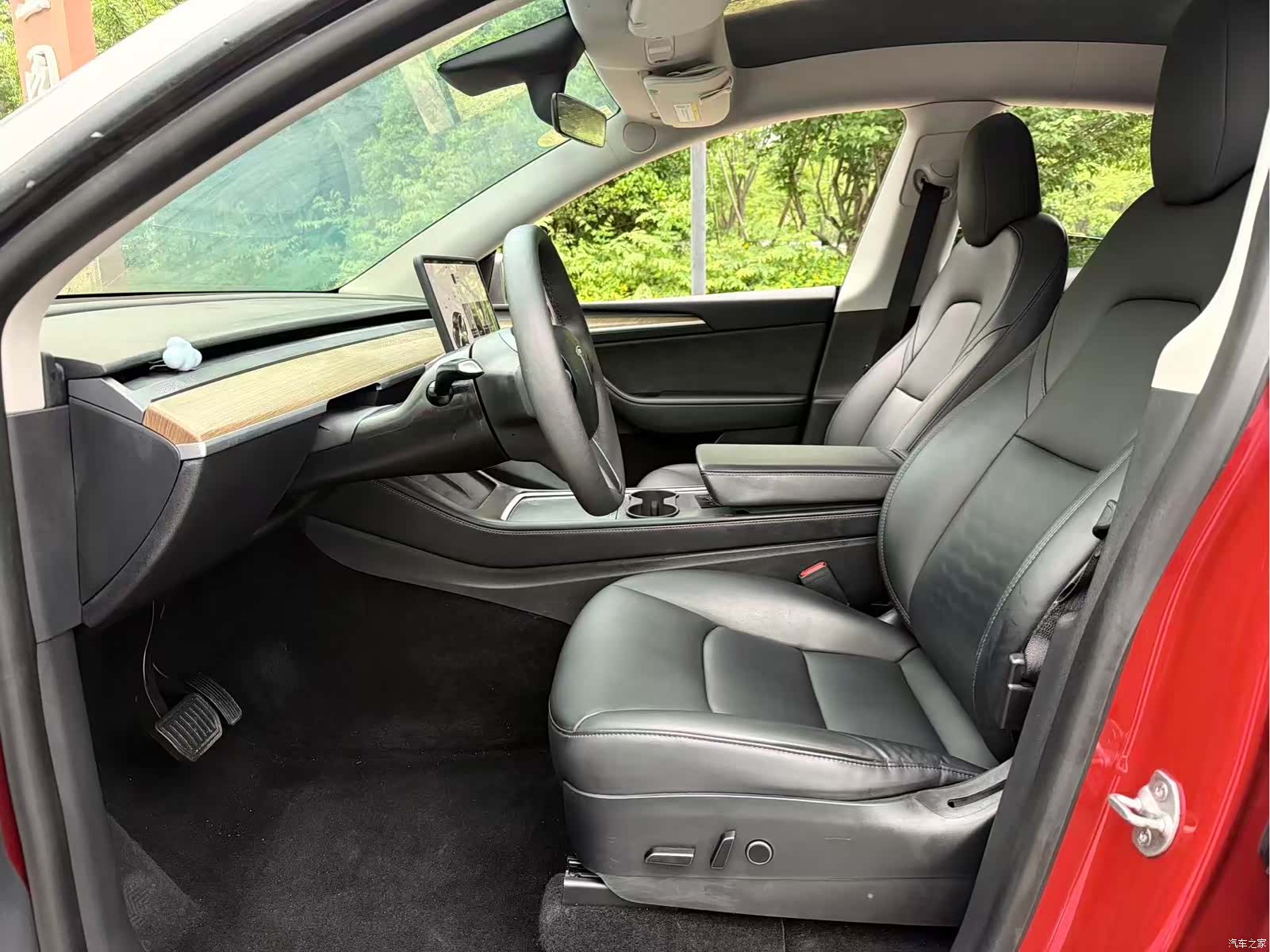 Tesla Model Y, 2021 4