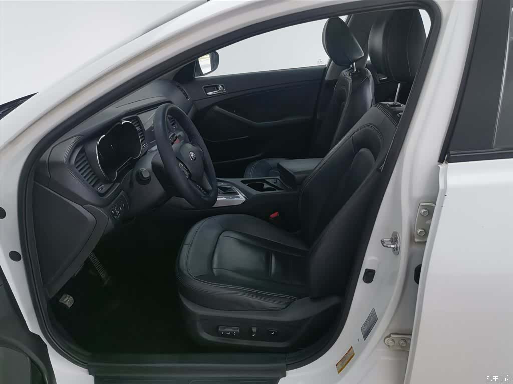 Kia K5, 2013 10