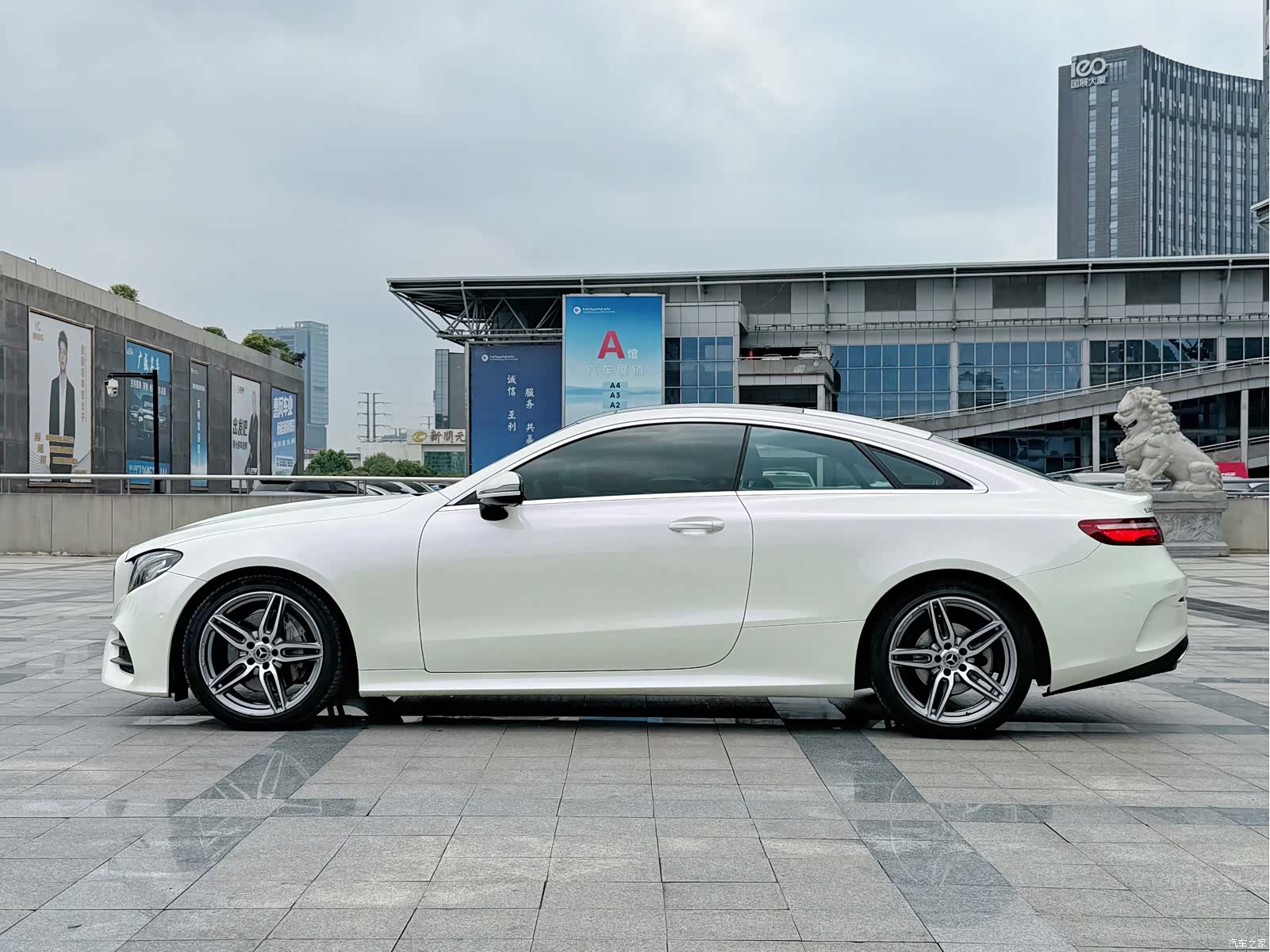 Mercedes-Benz E-Class, 2018 3