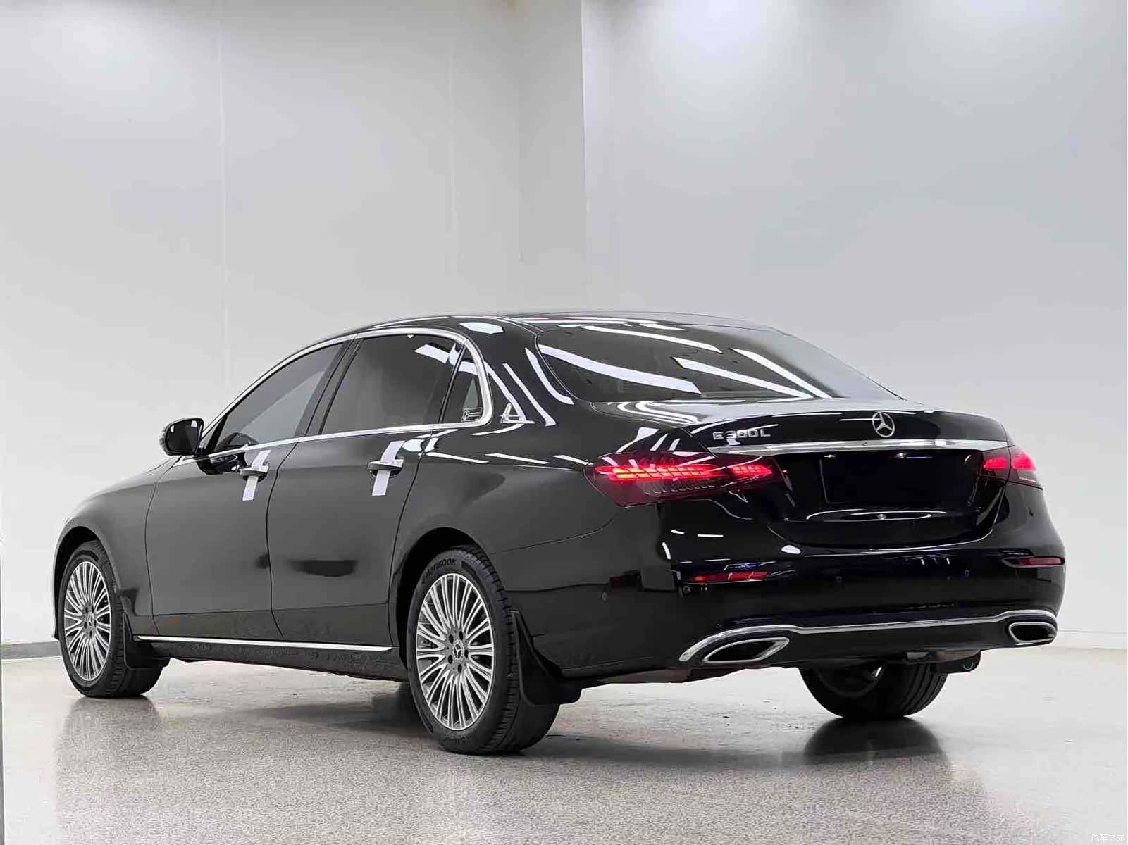 Mercedes-Benz E-Class, 2022 29
