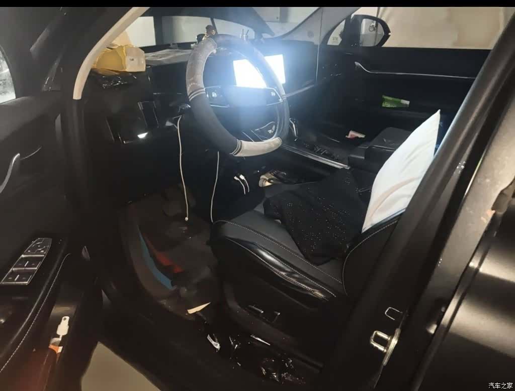 Roewe RX5, 2022 13