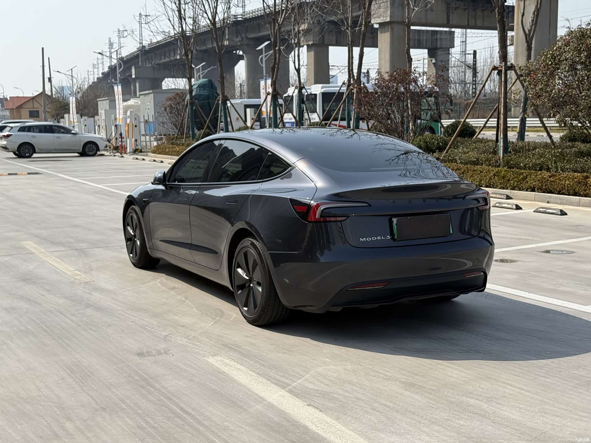 Tesla Model 3, 2025 6