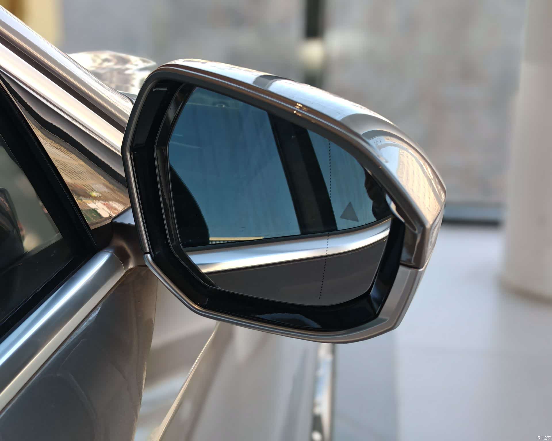 BMW 5 Series, 2025 12