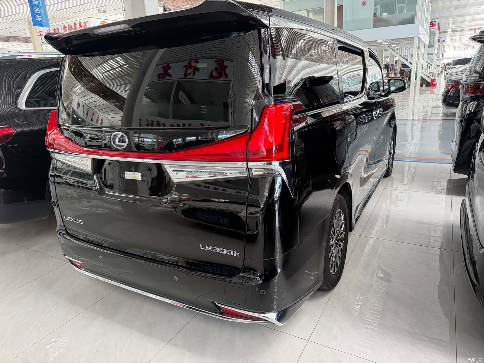 Lexus LM, 2021 6