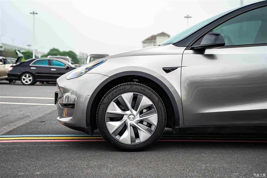 Tesla Model Y, 2022 4