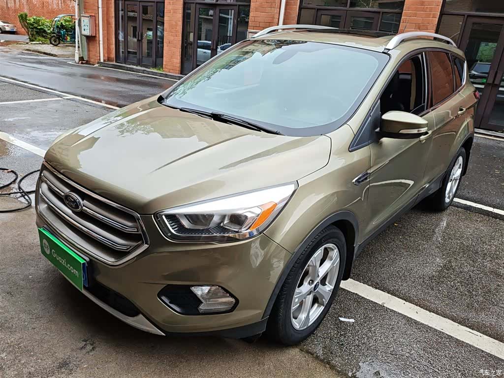 Ford Kuga, 2017 1