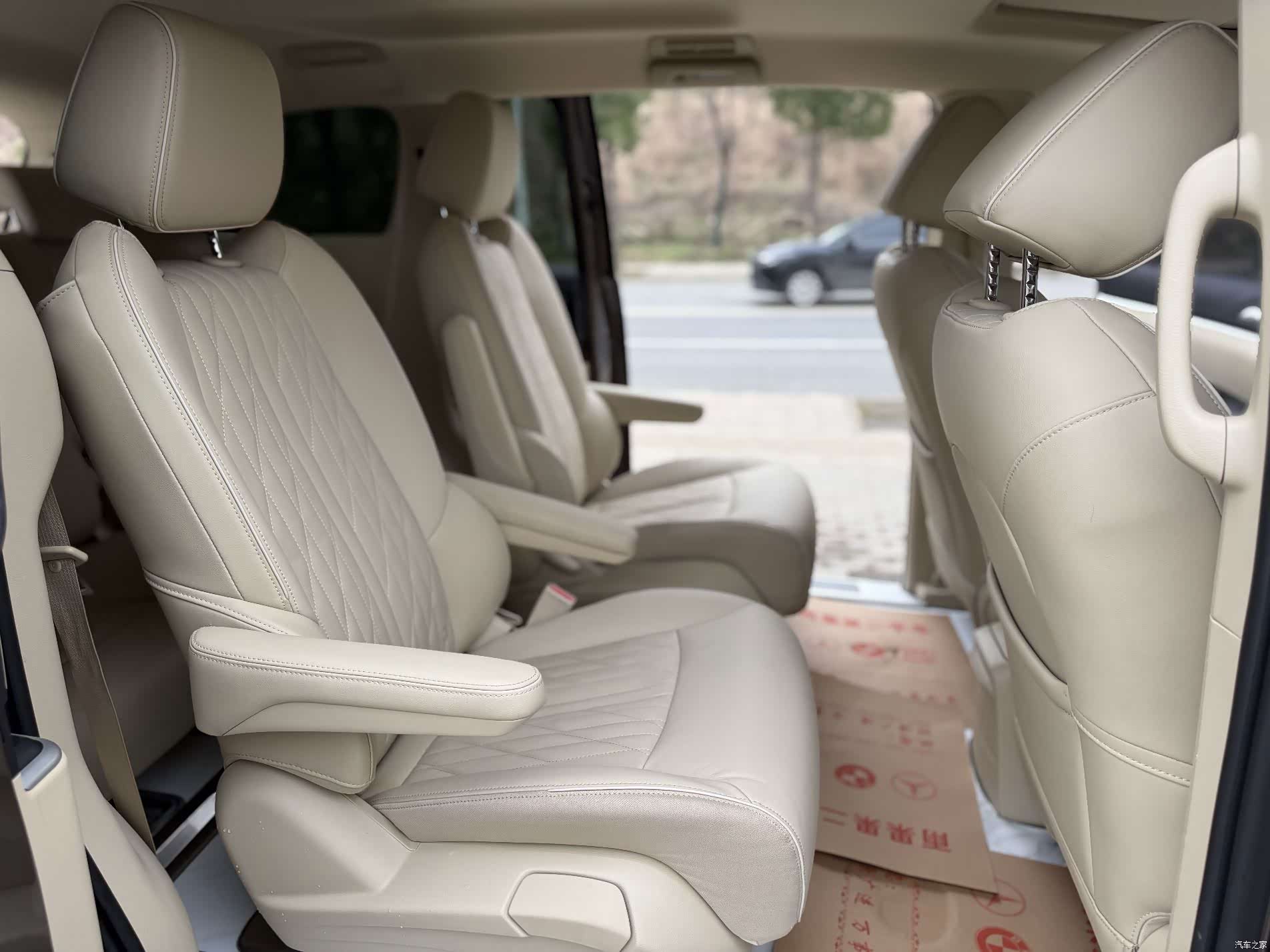 Buick GL8, 2023 9