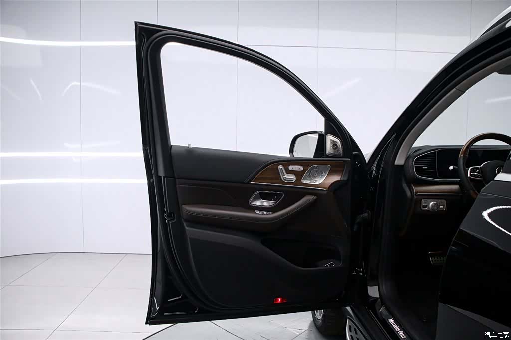 Mercedes-Benz GLS, 2022 11