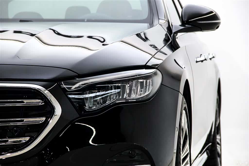 Mercedes-Benz E-Class, 2025 8