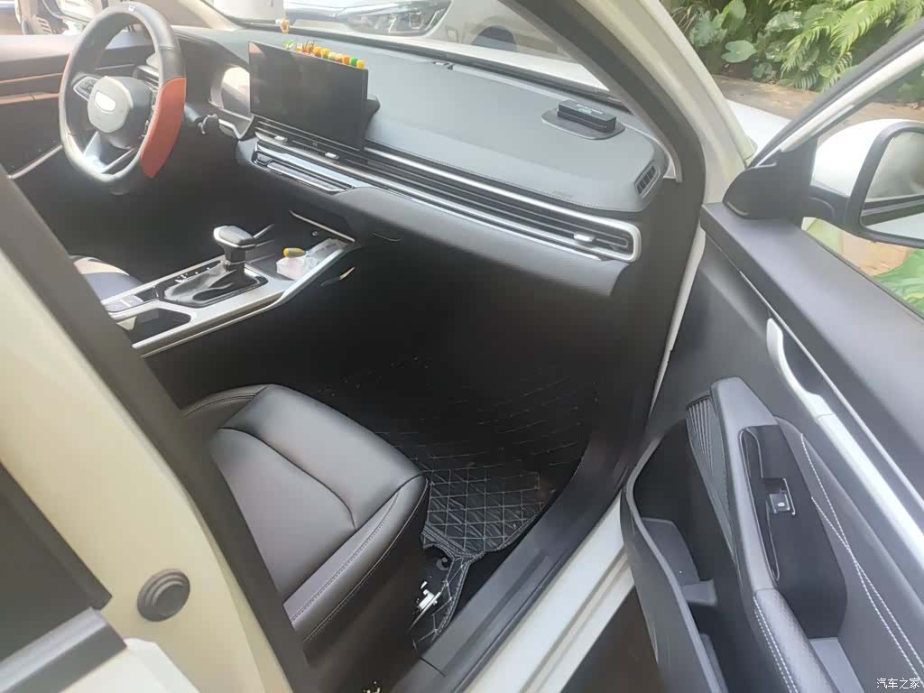 Geely Emgrand, 2024 22