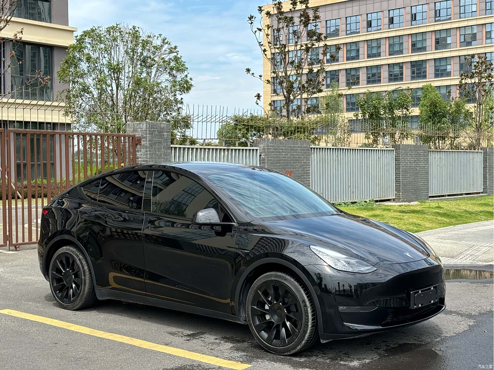 Tesla Model Y, 2022 3