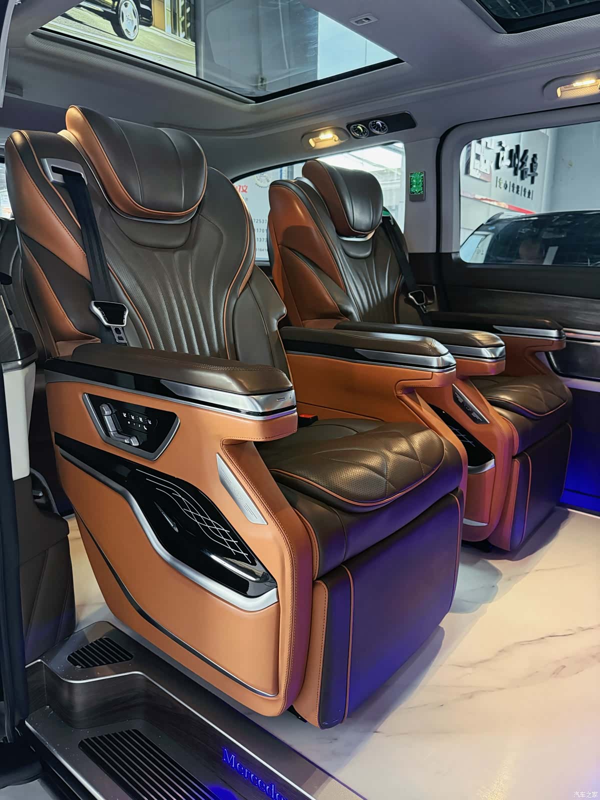 Mercedes-Benz V-Class, 2023 3