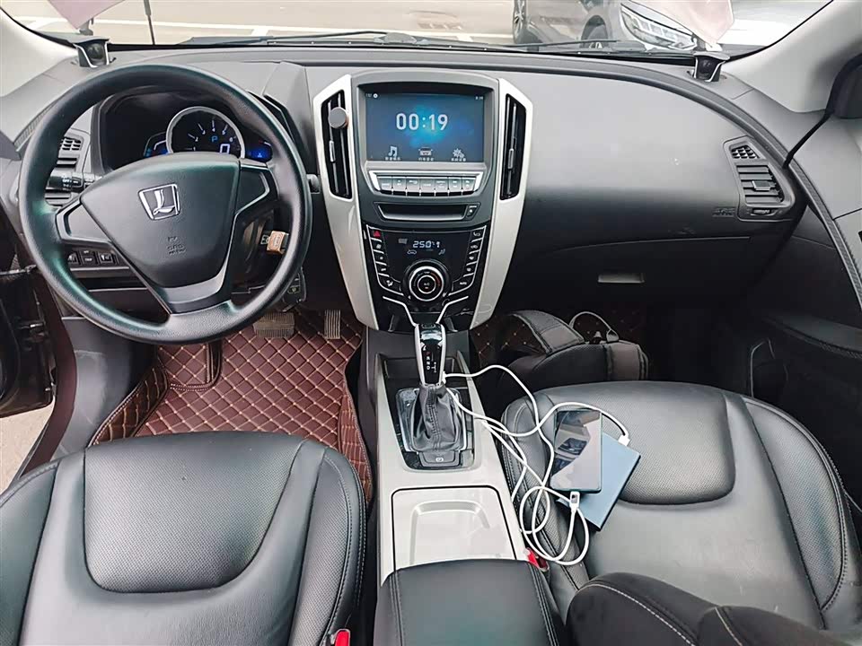 Luxgen Excellent 6 SUV Luxgen Excellent 6 SUV